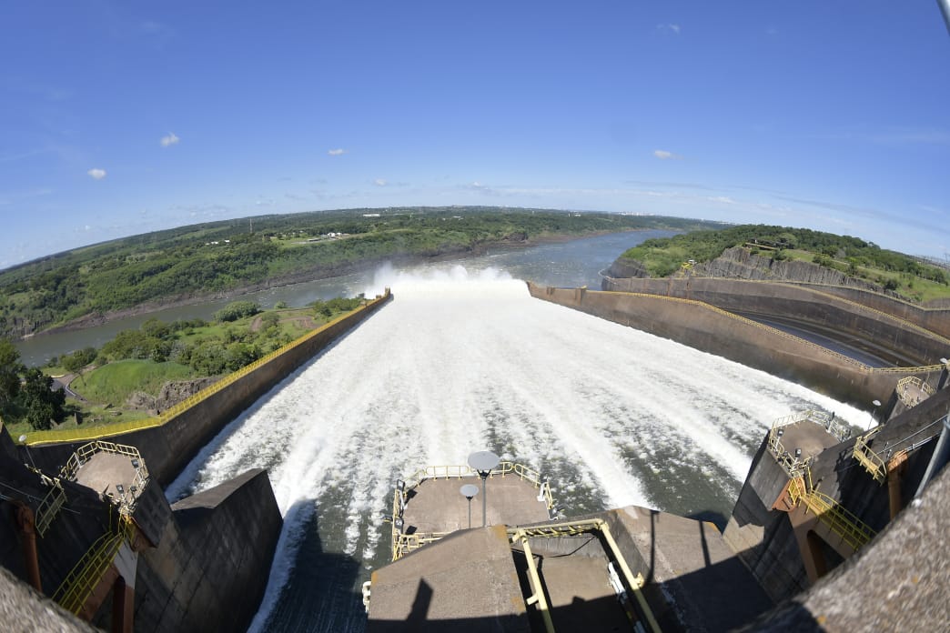 Se Prev Que El Vertedero De Itaipu Permanezca Abierto Hasta Fines De